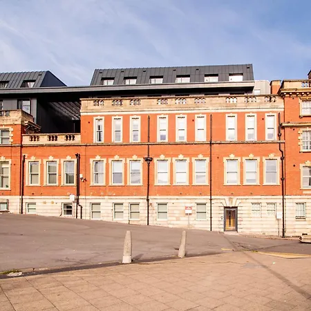 Апартаменты Near Arena And Victoria Quarter Лидс