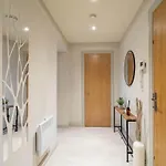 Near Arena&victoria Quarter * Leeds (West Yorkshire)