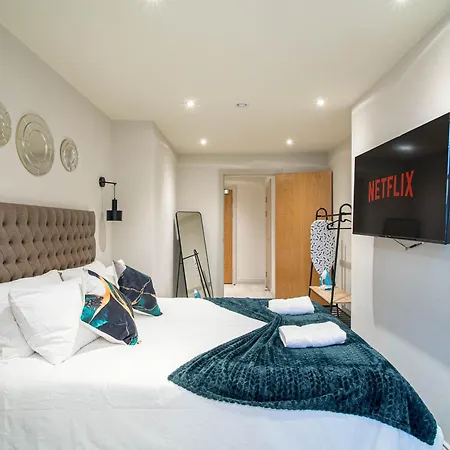 By Victoria Quarter Free Parking Appartement *