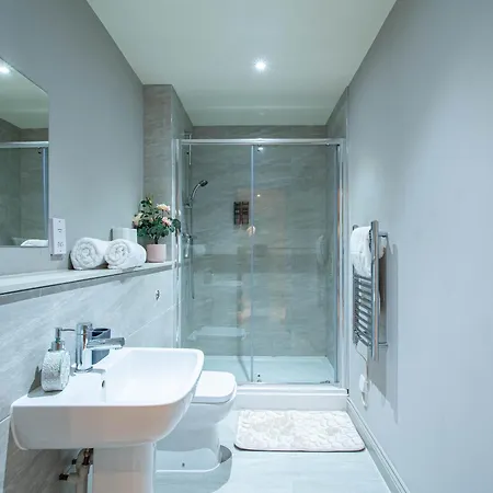 By Victoria Quarter Free Parking