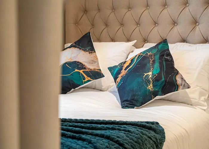 By Victoria Quarter * Leeds (West Yorkshire)